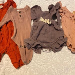Baby girl clothes bundle!! Newborn- 0-3Months!